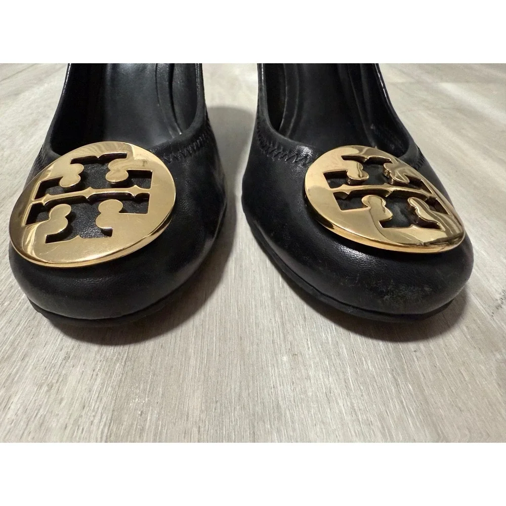 Tory Burch side designer